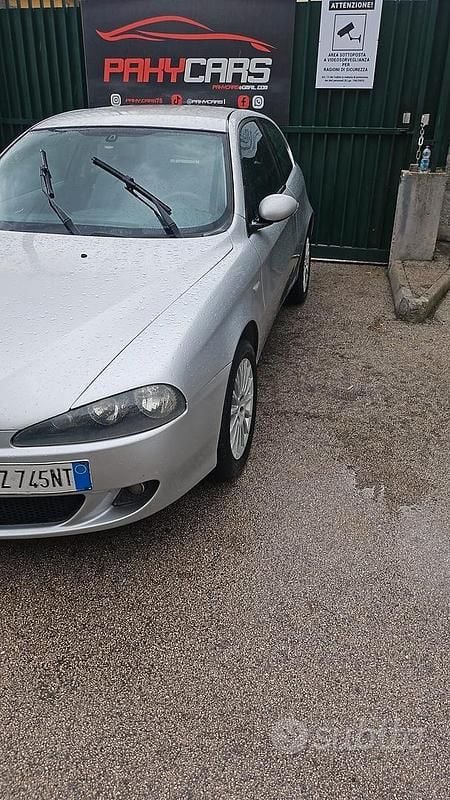 Usata Alfa Romeo 147 Exclusive 150 CV (110 kW) 2006 Grigio Utilitaria