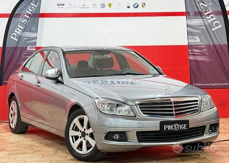 Usata Mercedes C220 Elegance 170 CV (125 kW) 2008 Grigio Berlina