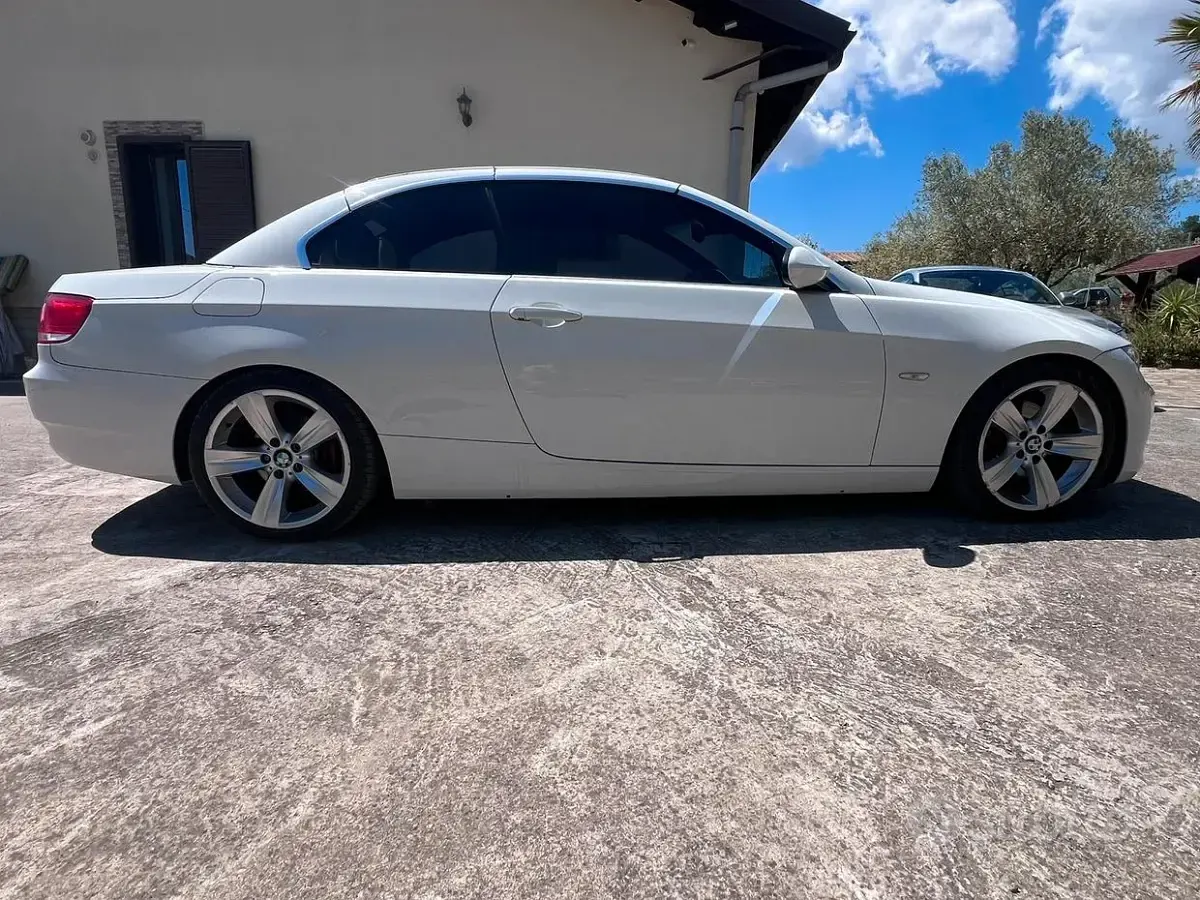 Usata BMW 320 Cabriolet 184 CV (135 kW) 2011 Bianco Cabrio