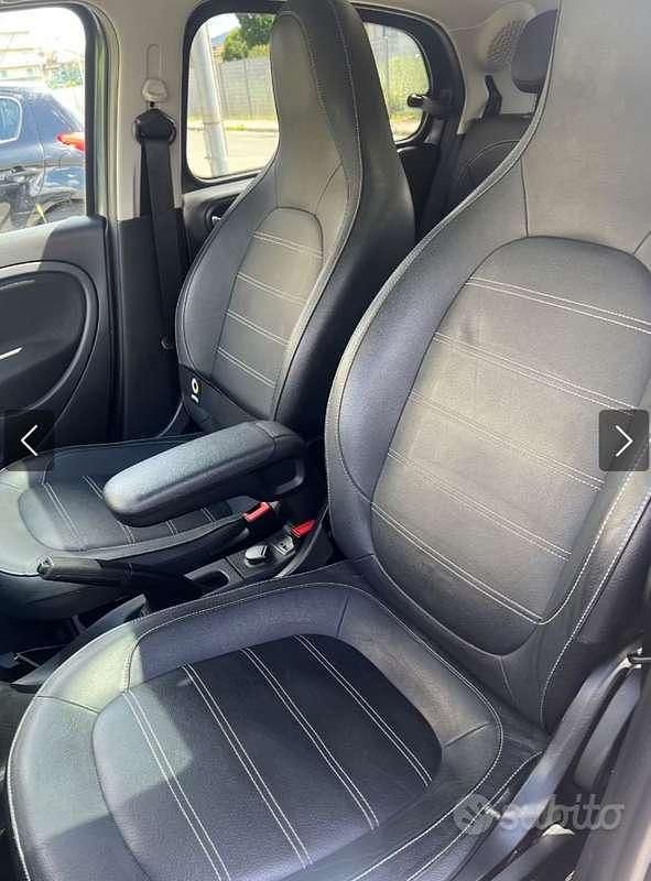 Usata Smart ForFour Prime 75 CV (55 kW) 2019 Grigio Utilitaria