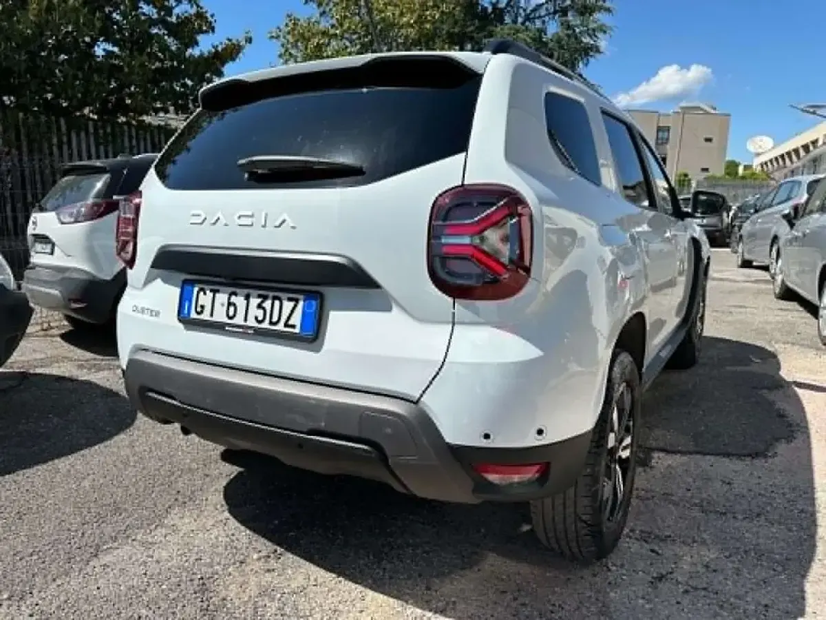 Usata Dacia Duster Journey 101 CV (74 kW) 2024 Bianco SUV