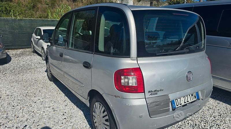 Usata Fiat Multipla Dynamic 120 CV (88 kW) 2010 Grigio Monovolume