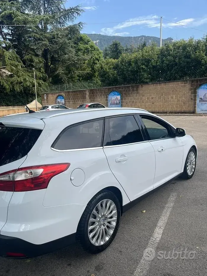 Usata Ford Focus Titanium 115 CV (84 kW) 2011 Bianco Station wagon