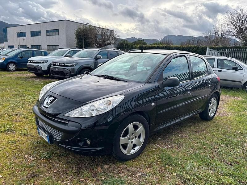 Nero Usata 2011 Peugeot 206+ Due volumi | 3300 € (Cara) - Immagine 1/4