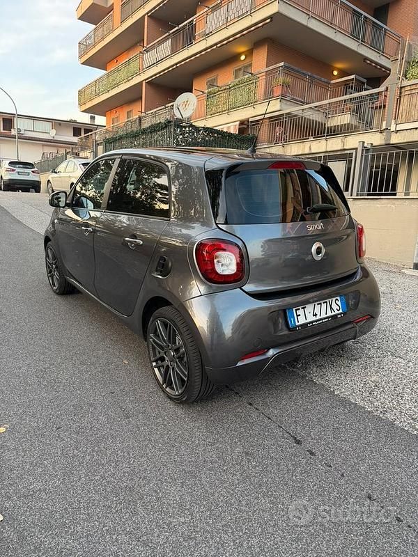 Usata Smart ForFour Brabus 90 CV (66 kW) 2019 Grigio Utilitaria