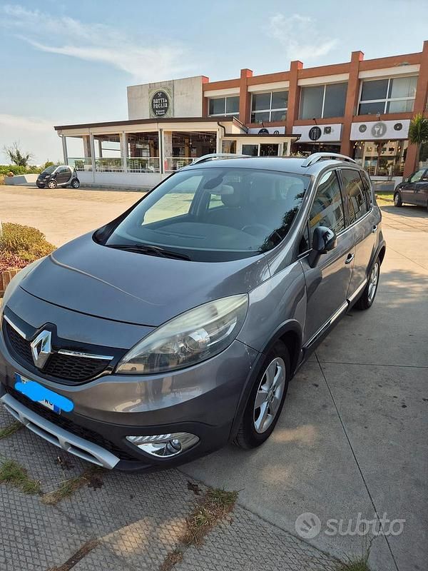Grigio Usata 2013 Renault Scénic III XMOD Monovolume | 3600 € (Buon prezzo) - Immagine 1/4
