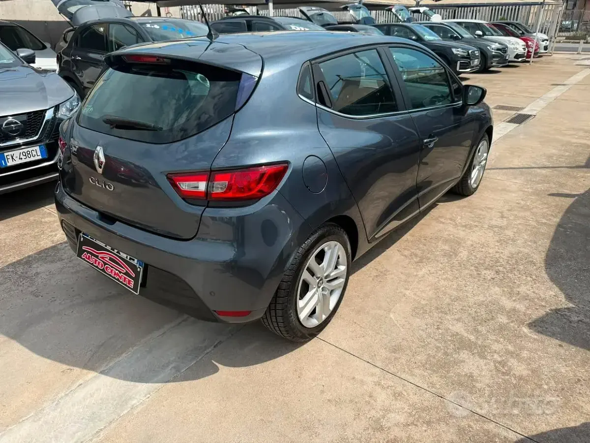Usata Renault Clio IV Zen 75 CV (55 kW) 2017 Blu Berlina
