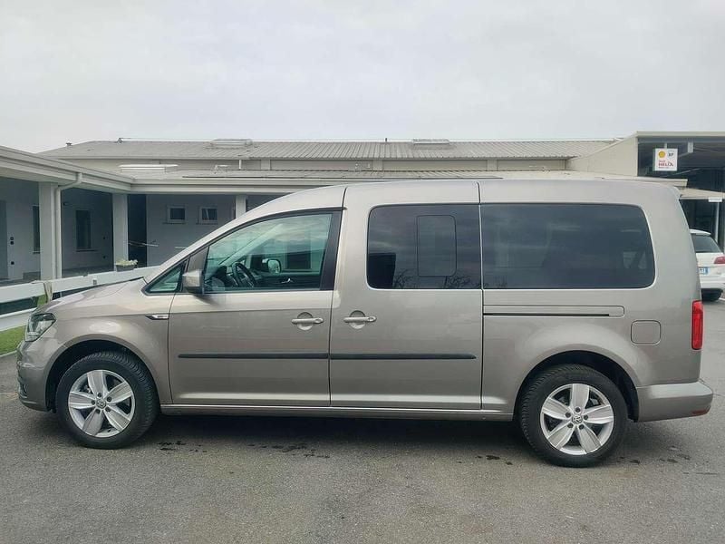 Usata VW Caddy Comfortline 102 CV (75 kW) 2016 Grigio Monovolume