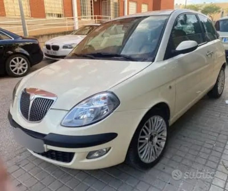 Usata 2004 Lancia Ypsilon Due volumi | 3200 € (Buon prezzo) - Immagine 1/4
