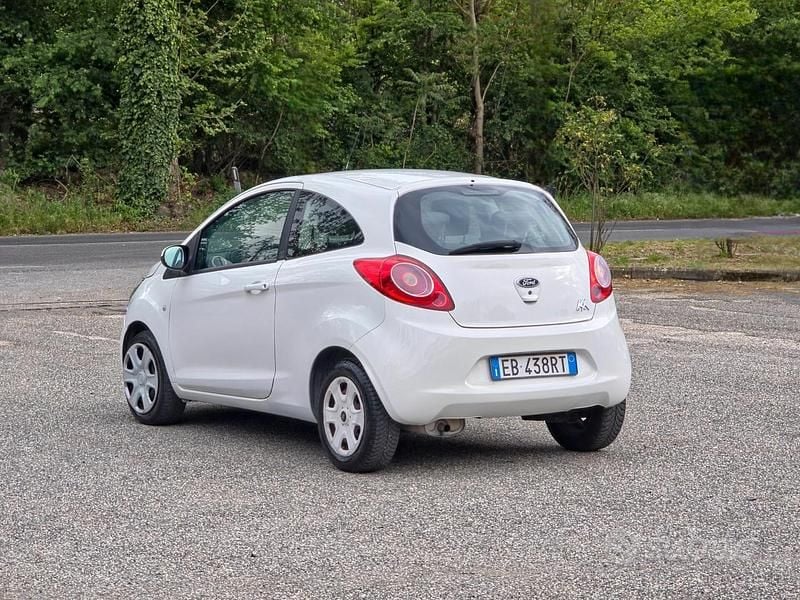 Usata Ford Ka Titanium 69 CV (50 kW) 2010 Bianco Utilitaria