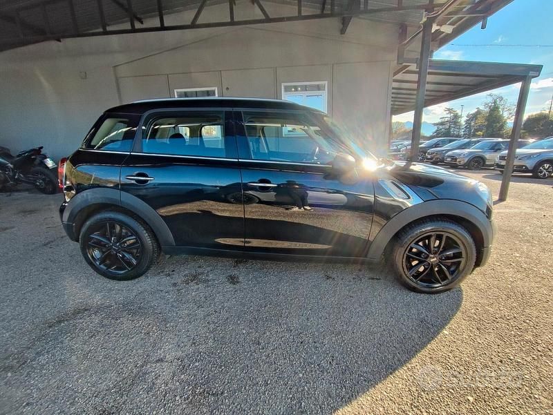 Usata Mini Cooper Countryman Business 89 CV (65 kW) 2016 Nero SUV