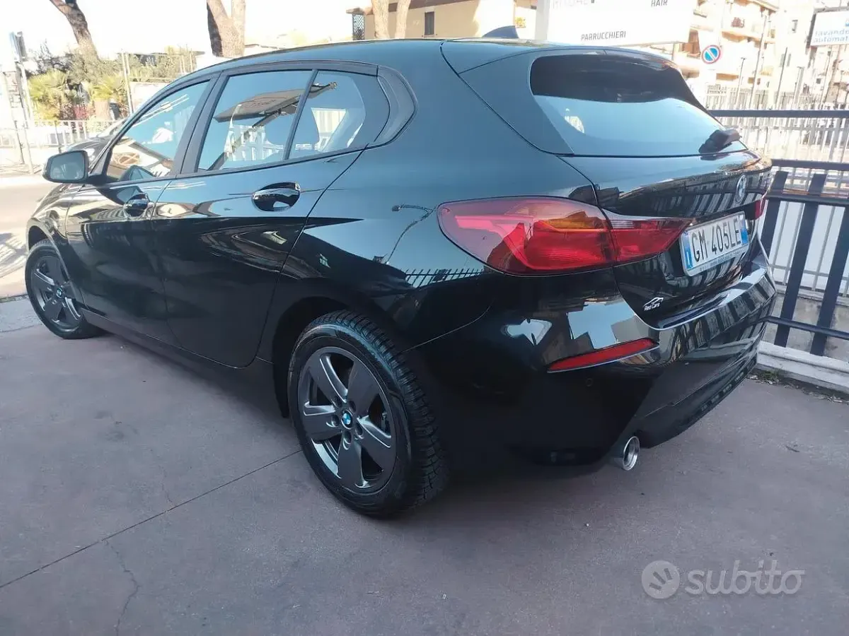 Begagnad BMW 116 Advantage 116 HK (85 kW) 2022 Svart Halvkombi