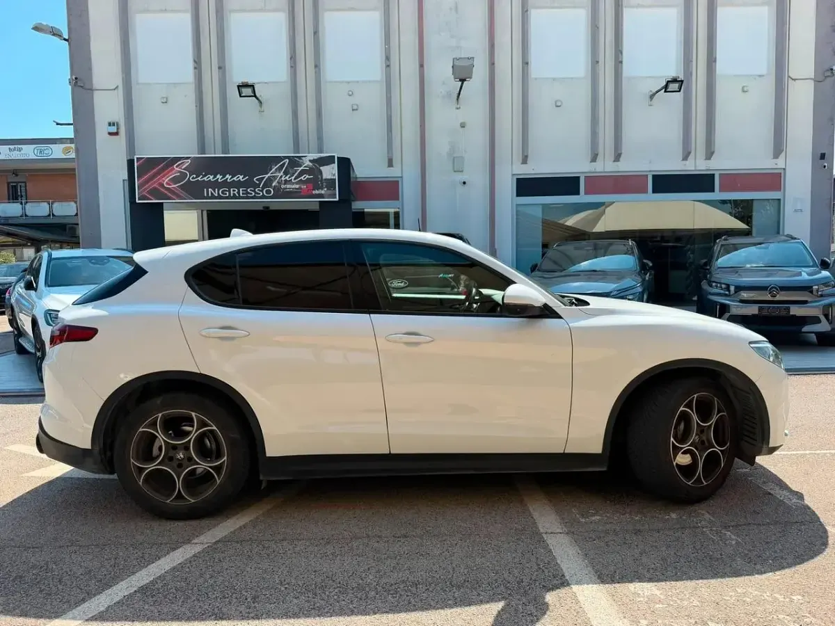 Usata Alfa Romeo Stelvio Super 160 CV (117 kW) 2022 Bianco SUV