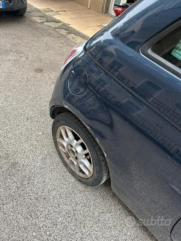 Usata Fiat 1400 Sport 105 CV (77 kW) 2007 Blu Utilitaria