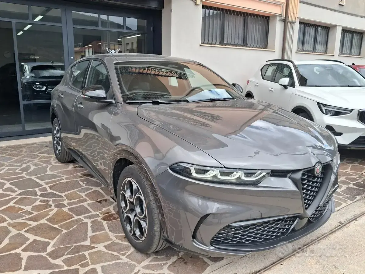 Ny Alfa Romeo Tonale Sprint 131 HK (96 kW) 2026 Grå SUV