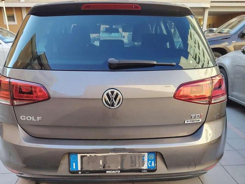 Grigio Usata 2015 VW Golf VII Highline Tre volumi | 8500 € (Ottimo prezzo) - Immagine 1/4