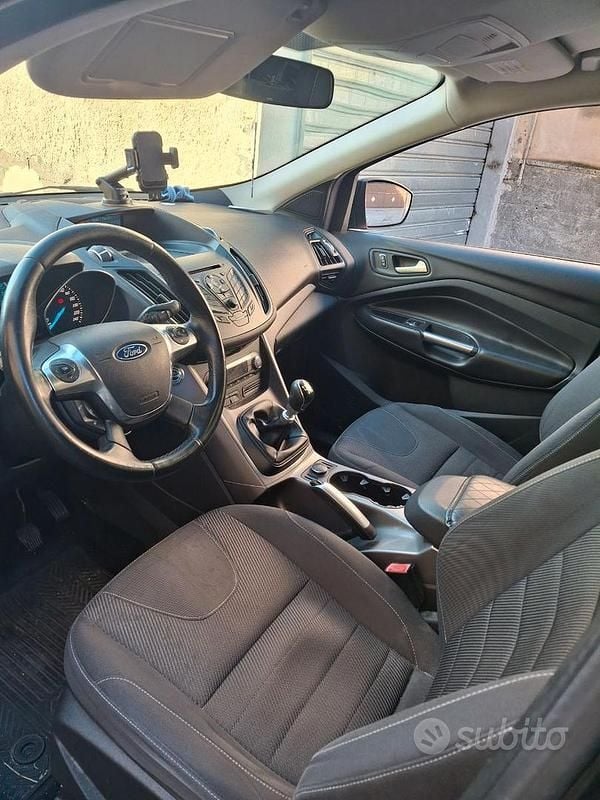 Usata Ford Kuga 140 CV (102 kW) 2013 Nero SUV