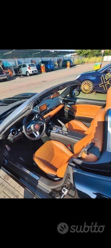 Usata Fiat 124 Spider Lusso 140 CV (102 kW) 2016 Nero Cabrio