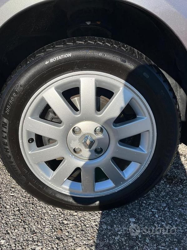 Usata Renault Scénic LIMITED 107 CV (78 kW) 2001 Grigio Monovolume