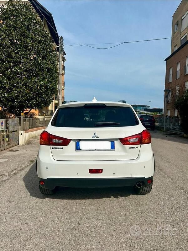 Usata Mitsubishi ASX 117 CV (86 kW) 2017 Bianco SUV