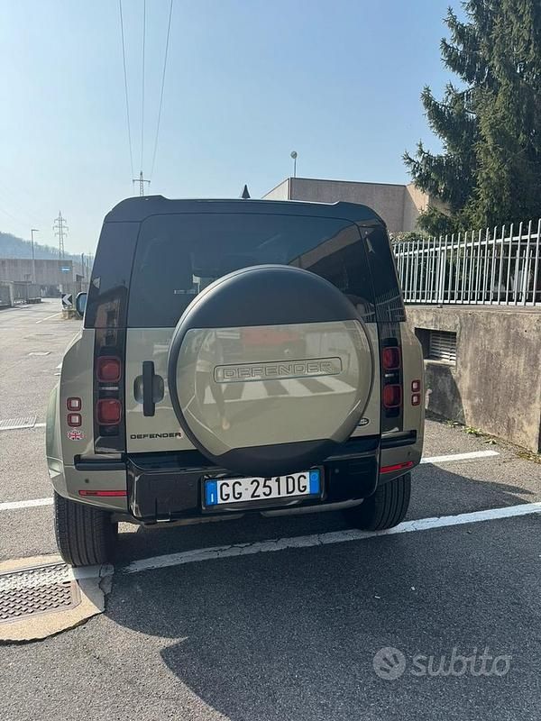 Usata Land Rover Defender 200 CV (147 kW) 2021 Verde SUV