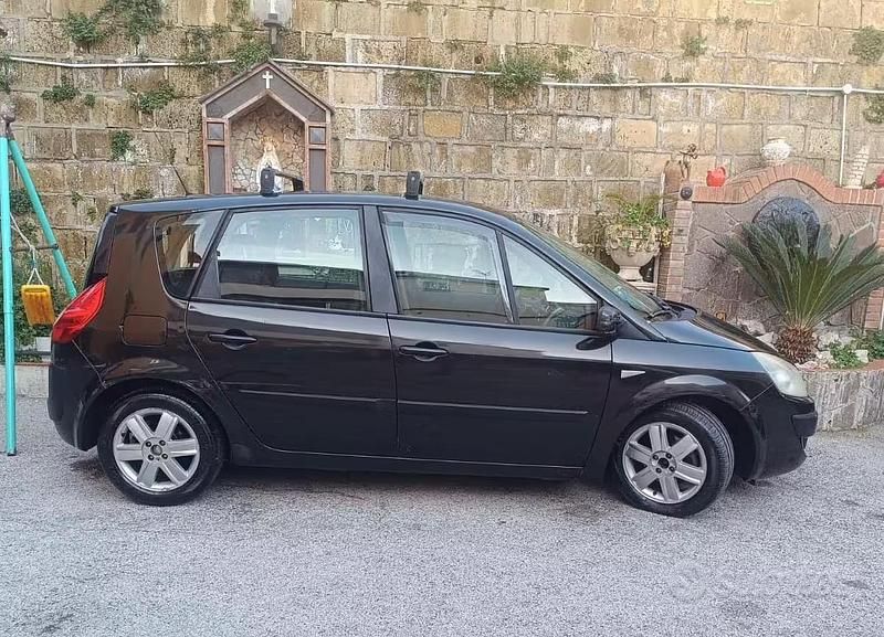Usata Renault Scénic II 105 CV (77 kW) 2007 Nero Monovolume