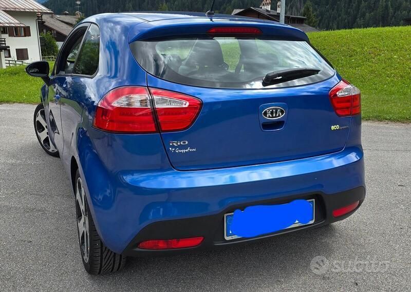 Usata Kia Rio 102 CV (75 kW) 2012 Blu Utilitaria