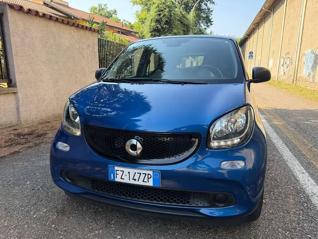 Usata Smart ForFour Superpassion 71 CV (52 kW) 2020 Blu/azzurro Utilitaria