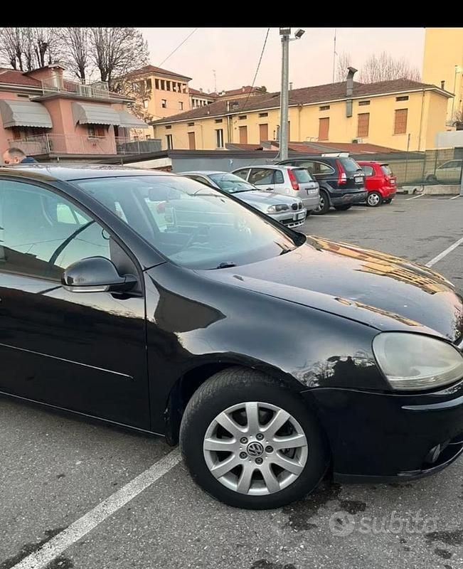 Usata VW Golf VI 102 CV (75 kW) 2009 Nero Utilitaria
