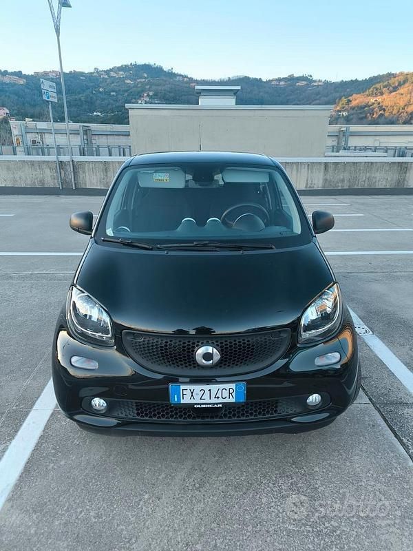 Usata Smart ForFour 71 CV (52 kW) 2019 Nero Utilitaria