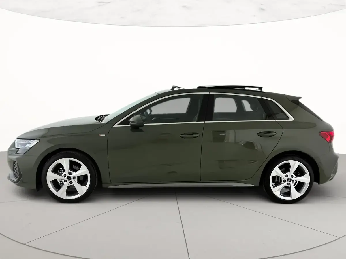Usata Audi A3 S-Line 150 CV (110 kW) 2025 Verde Berlina