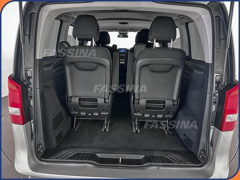 Usado Mercedes V220 Executive 163 CV (119 kW) 2022 Plateado Monovolumen