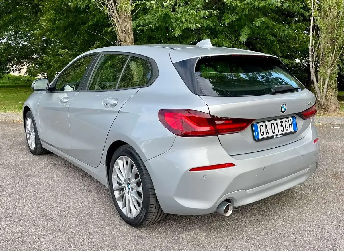 Usata BMW 116 Advantage 116 CV (85 kW) 2020 Argento Utilitaria