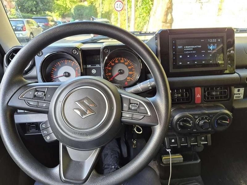 Argento Usata 2025 Suzuki Jimny SUV | 29.000 € (Buon prezzo) - Immagine 1/4