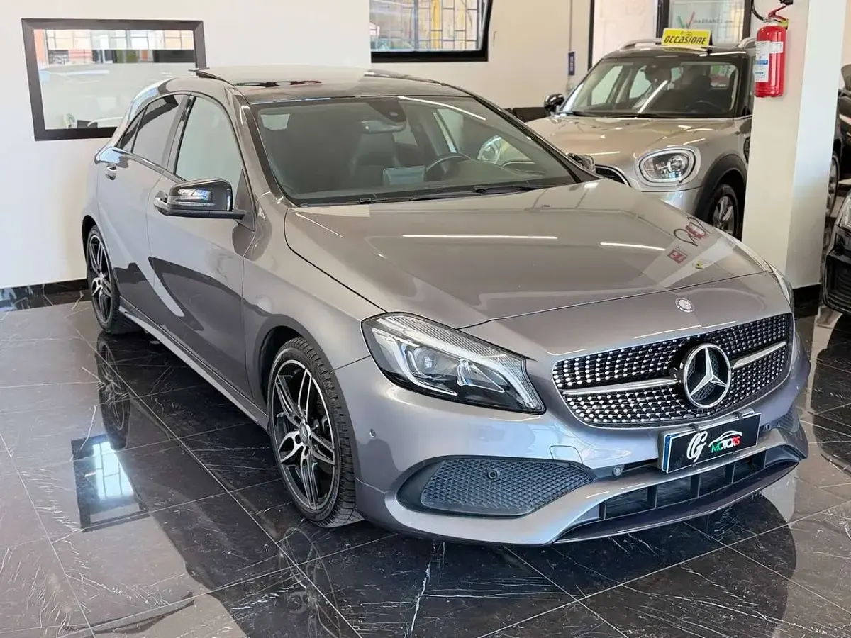 Usata Mercedes A200 Premium 136 CV (100 kW) 2016 Grigio Utilitaria