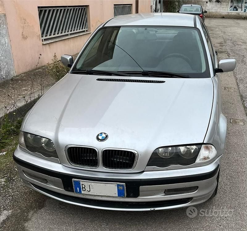 Usata BMW 320 Efficient Dynamics 136 CV (100 kW) 2000 Grigio Berlina