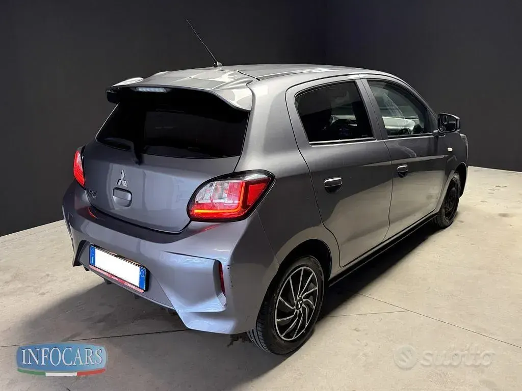 Usata Mitsubishi Space Star Intense 71 CV (52 kW) 2022 Grigio metallizzato Utilitaria