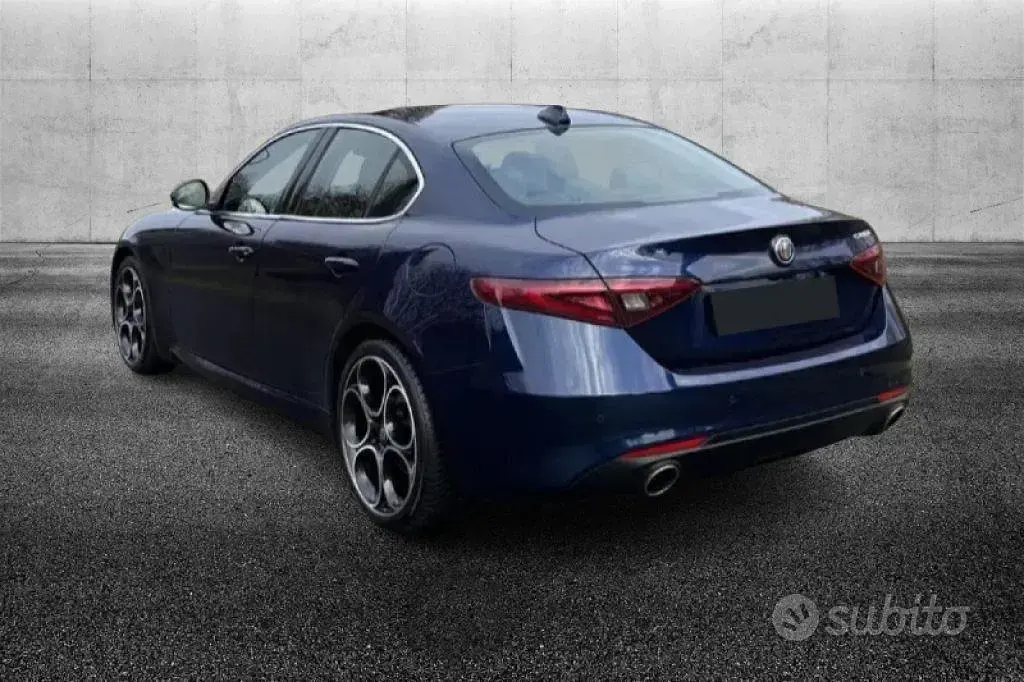 Usata Alfa Romeo Giulia Sprint 201 CV (147 kW) 2018 Blu/azzurro Berlina