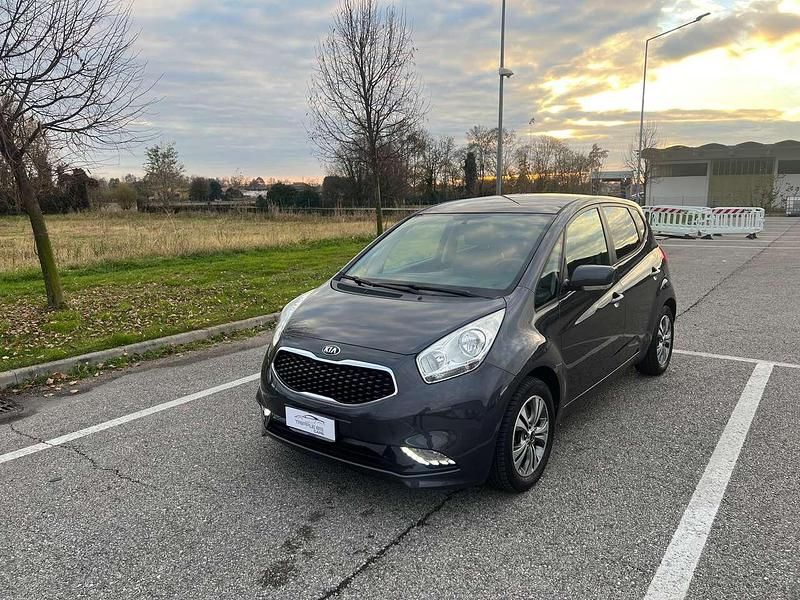 Blu Usata 2015 Kia Venga Utilitaria | 7000 € (Buon prezzo) - Immagine 1/4