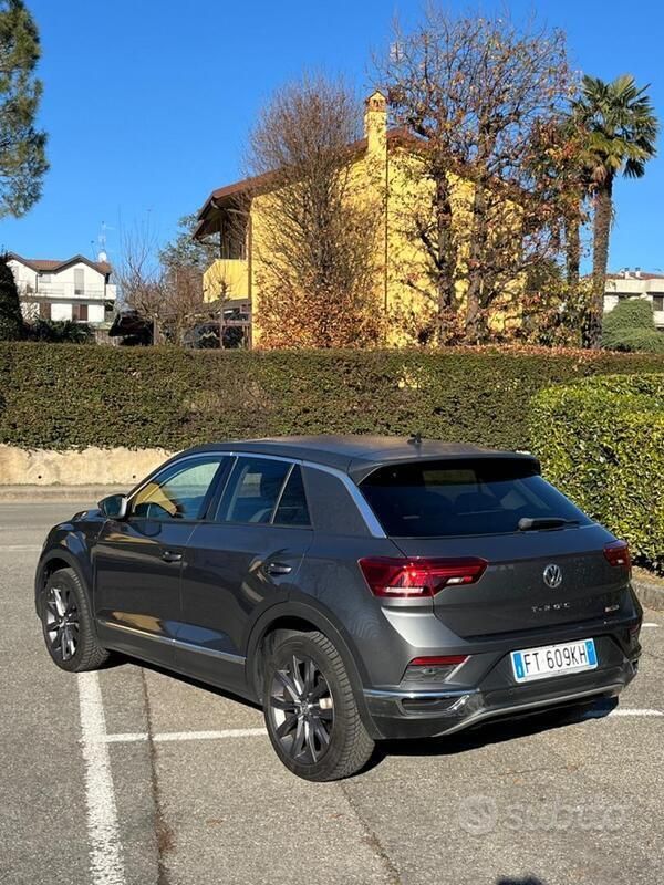 Usata 2018 VW T-Roc SUV | 23.900 € (Molto cara) - Immagine 1/4