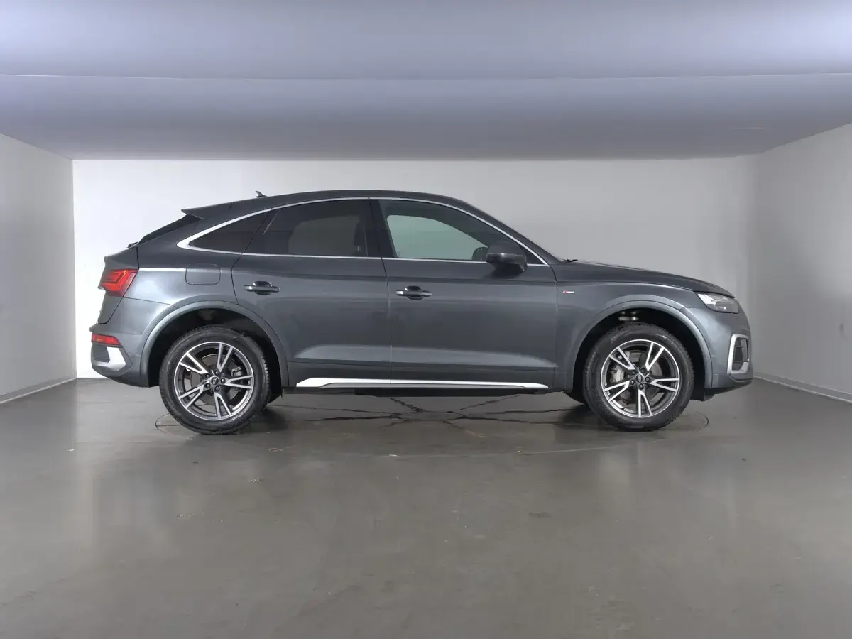Usata Audi Q5 Sportback S-Line 204 CV (150 kW) 2024 Grigio daytona perlato SUV