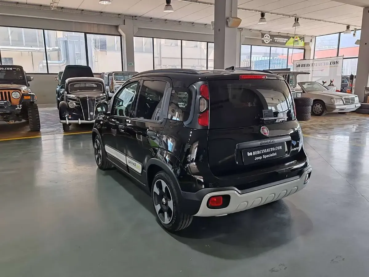 Usata Fiat Panda Cross Cross Plus 69 CV (50 kW) 2025 Nero Utilitaria
