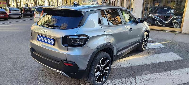 Usata Jeep Avenger Summit 101 CV (74 kW) 2025 Grigio scuro metallizzato SUV
