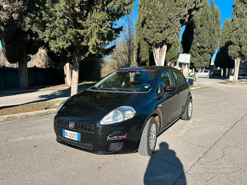 Usata Fiat Grande Punto Dynamic 65 CV (47 kW) 2005 Nero Utilitaria