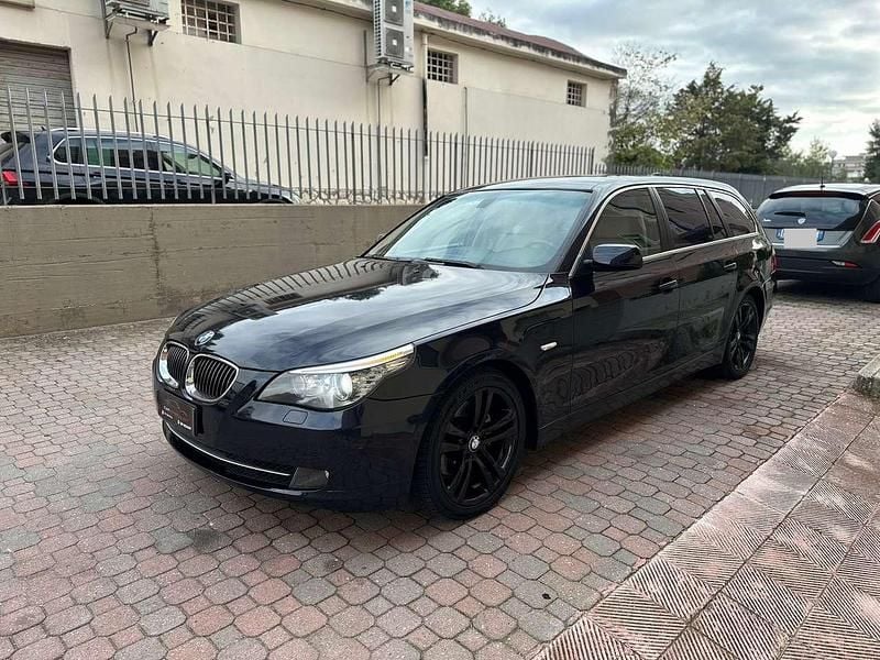 Blu/azzurro Usata 2008 BMW 530 Station wagon | 8900 € (Buon prezzo) - Immagine 1/4