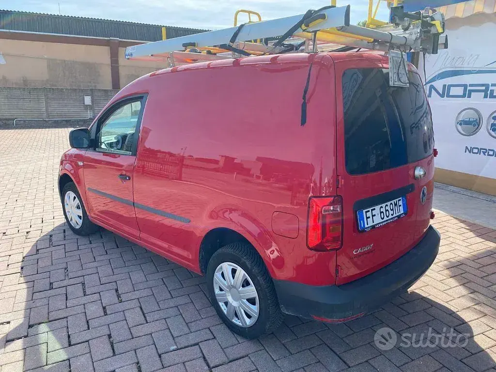 Usata VW Caddy 122 CV (89 kW) 2016 Rosso Monovolume