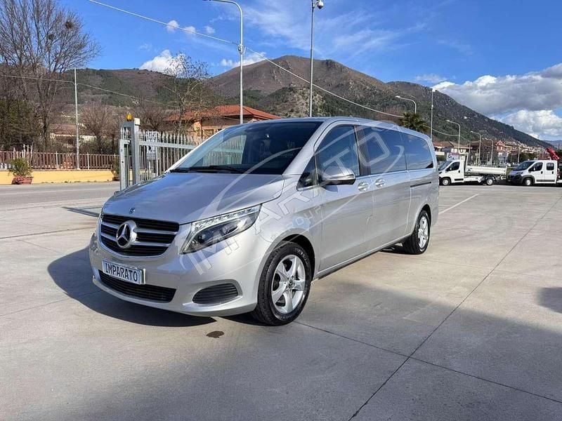 Usata Mercedes V200 136 CV (100 kW) 2018 Grigio Monovolume