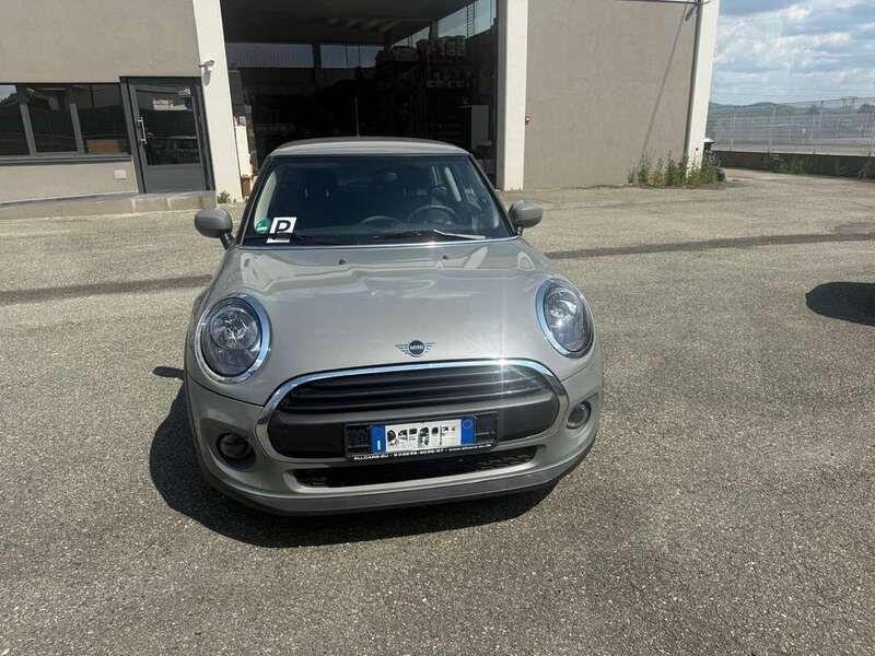 Grigio Usata 2021 Mini ONE Due volumi | 13.500 € (Super prezzo) - Immagine 1/4