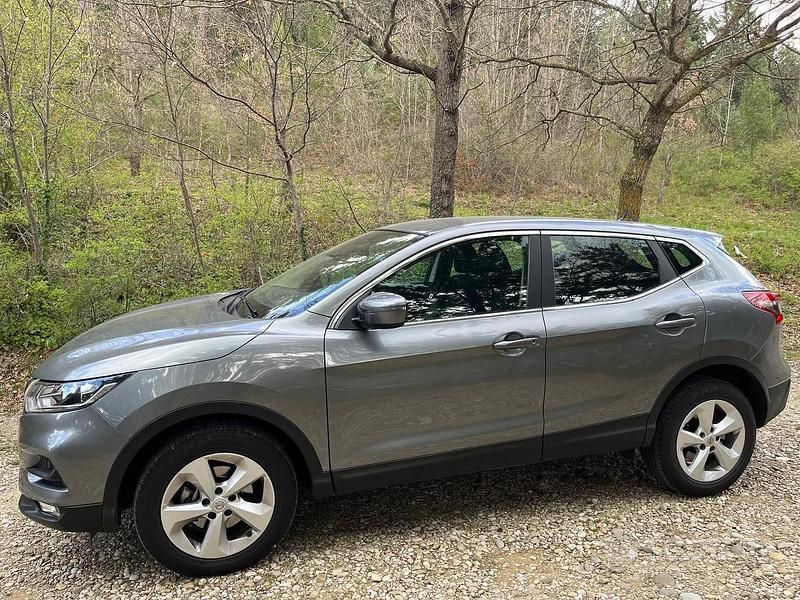 Usata Nissan Qashqai Acenta 110 CV (80 kW) 2018 Grigio SUV
