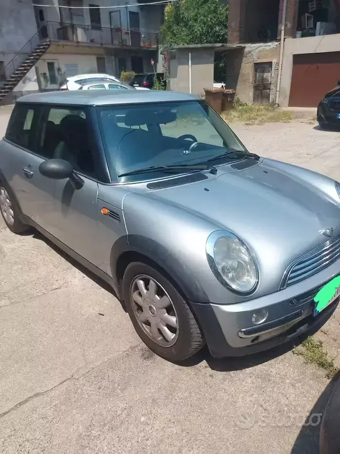 Usata Mini ONE 90 CV (66 kW) 2004 Grigio Utilitaria